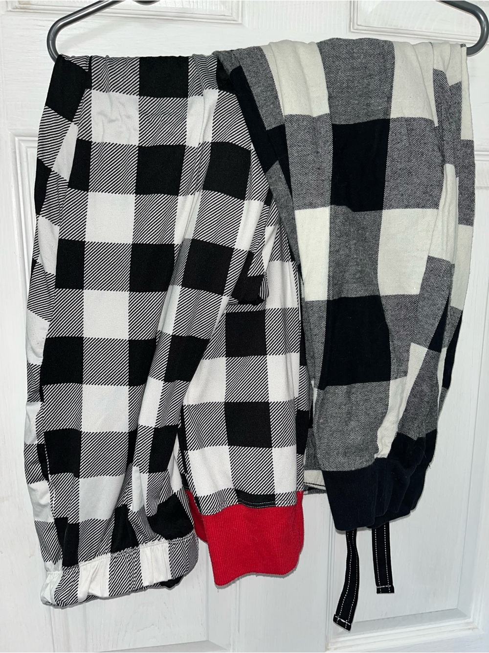 Old Navy Women’s Black, White & Red Buffalo Plaid Crewneck Sweater